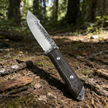 High-hardness outdoor adventure straight knife, with leather blade cover, essential hand-forged knife for wilderness survival. Super sharp blade with anti-slip wooden handle