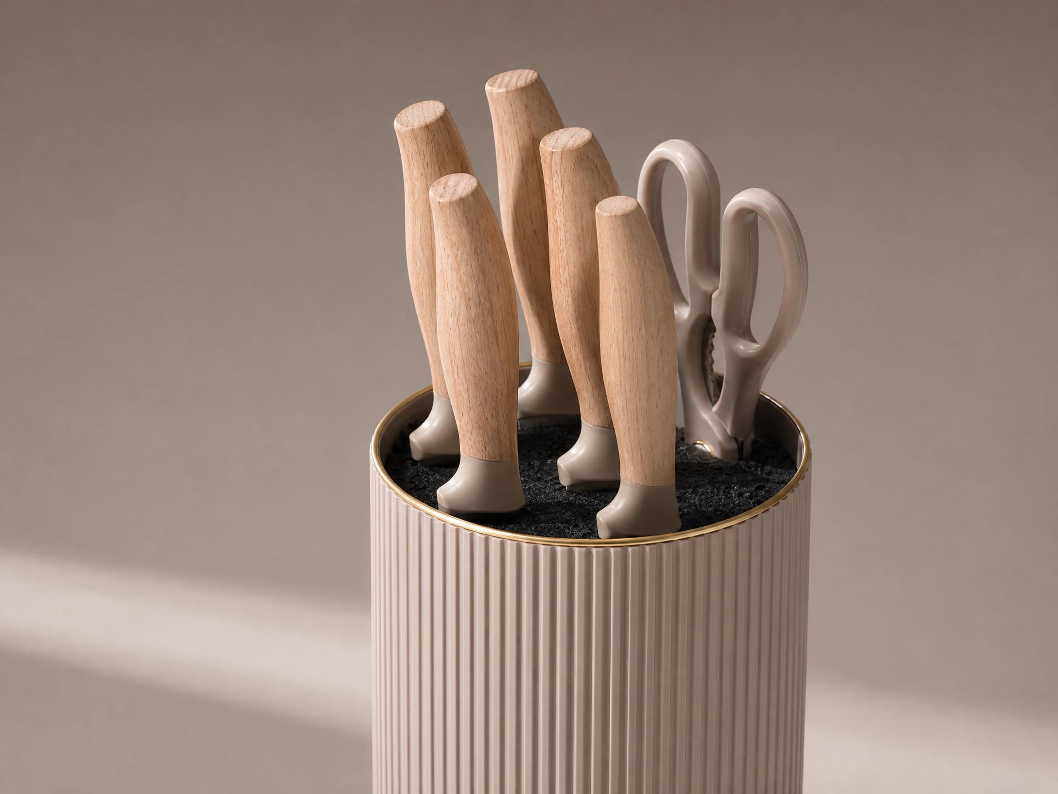 6-Piece Cream-Colored Hammered Stainless Steel Kitchen Knife Set with Wood-Look Ergonomic Handles and a Versatile Vertical Slotted Knife Block with Gold-Toned Edges